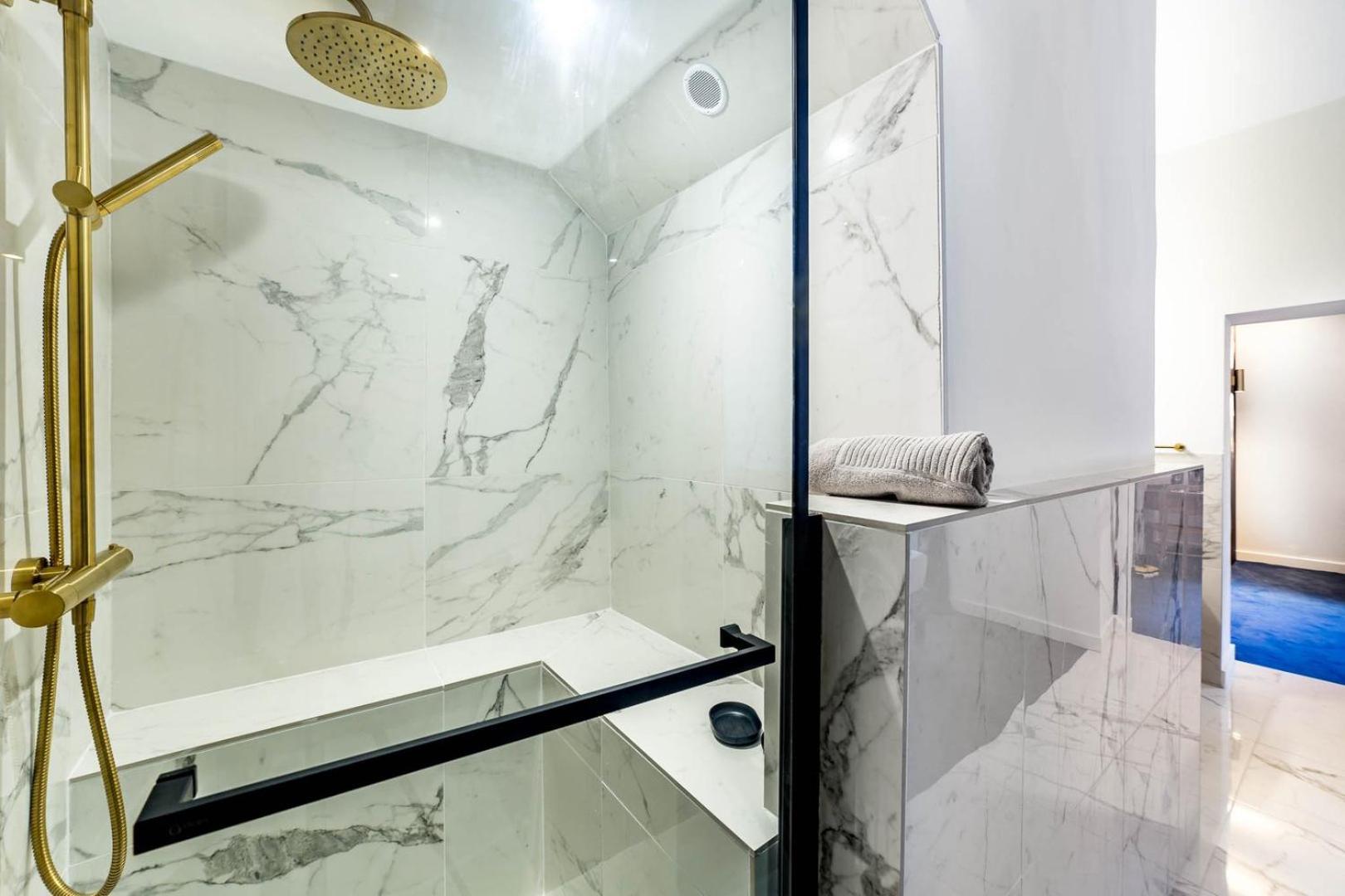 High-End Apartment Overlooking The Quays Ail Λυών Εξωτερικό φωτογραφία
